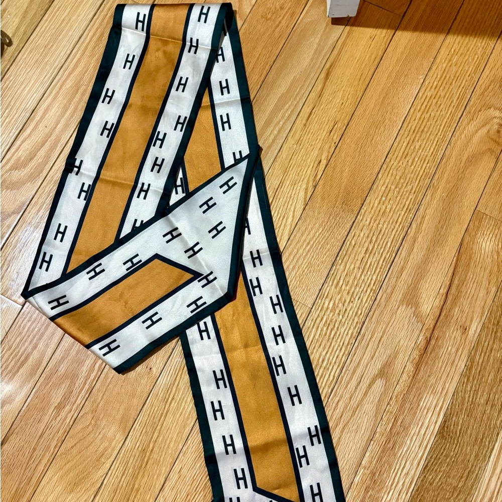 Stylish Gold and Black Patterned Scarf